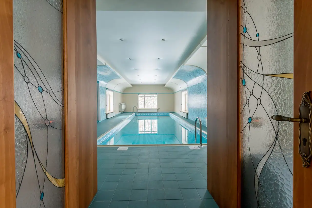 Indoor swimming pool